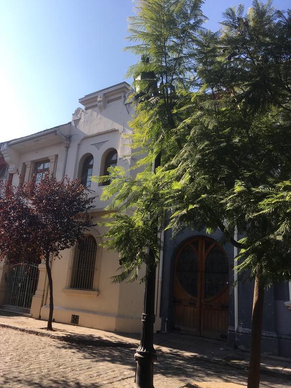 Patio Yungay Bed & Breakfast Santiago Exterior photo